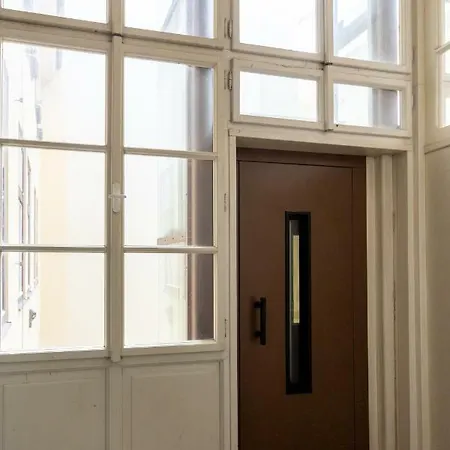 Spacious In The City Center Apartment *