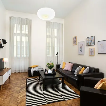 Spacious In The City Center Prague